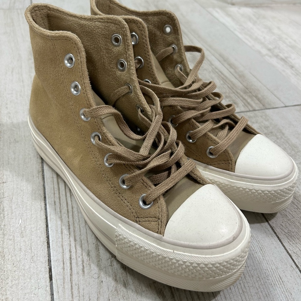 Converse - Picture 2 of 5